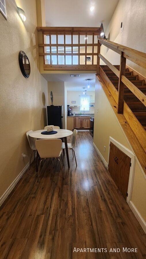 215 Shelley Ln - Photo 3 of 20