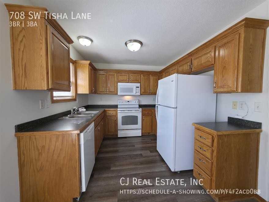 708 Sw Tisha Ln - Photo 5 of 12
