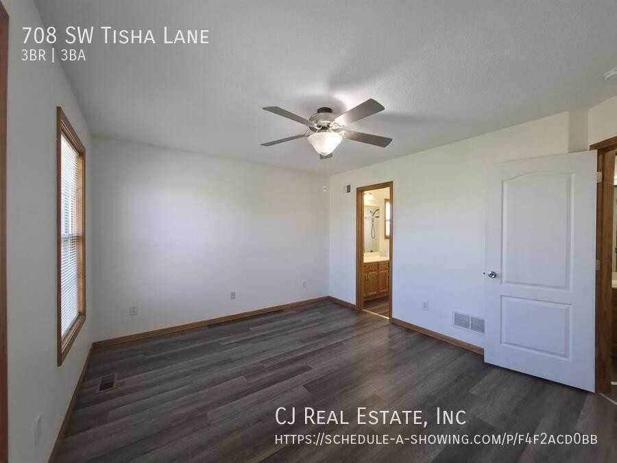 708 Sw Tisha Ln - Photo 7 of 12