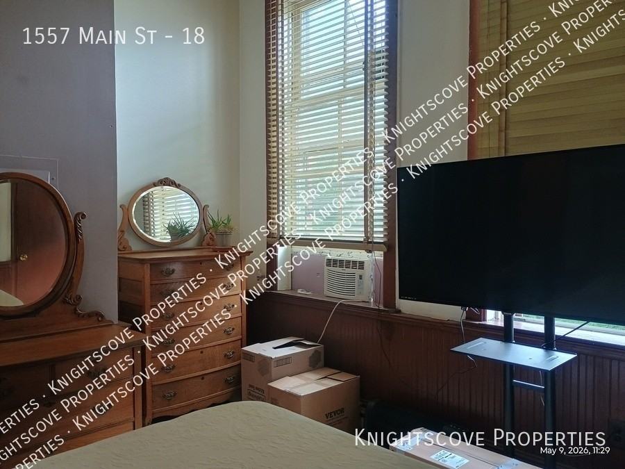 1557 Main St #18 - Photo 6 of 15