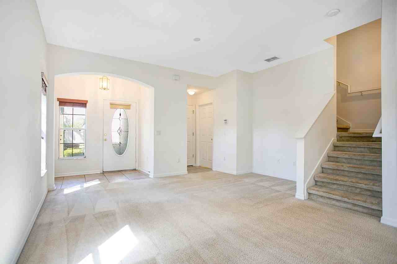 2401 Harleyford Pl - Photo 4 of 15