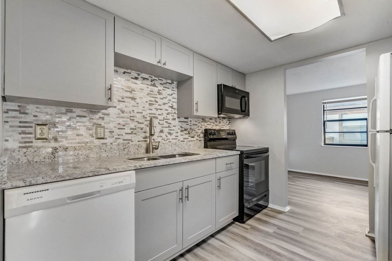 4907 Lake Ridge Rd #H - Photo 6 of 14