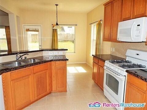 14238 Englewood Park Ln - Photo 6 of 24