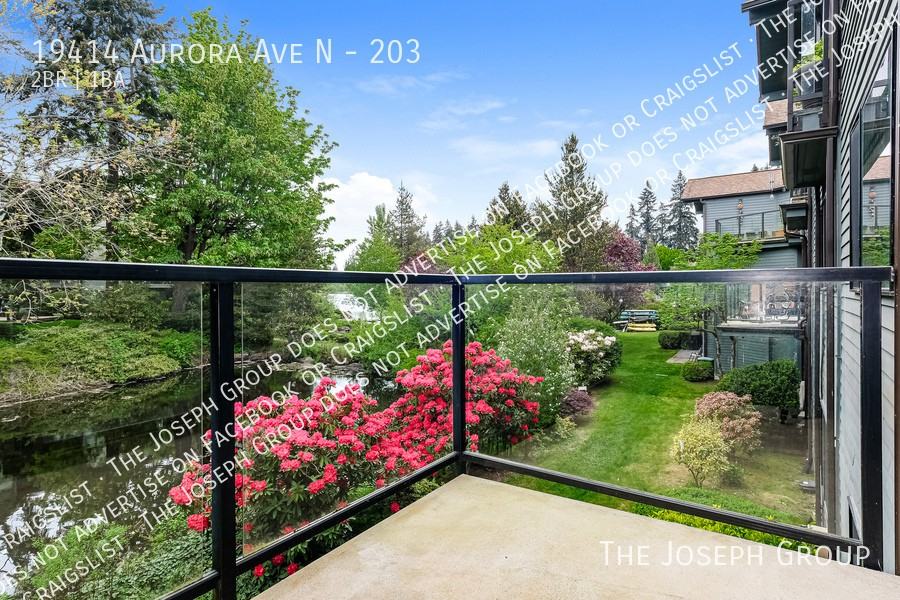 19414 Aurora Ave N #203