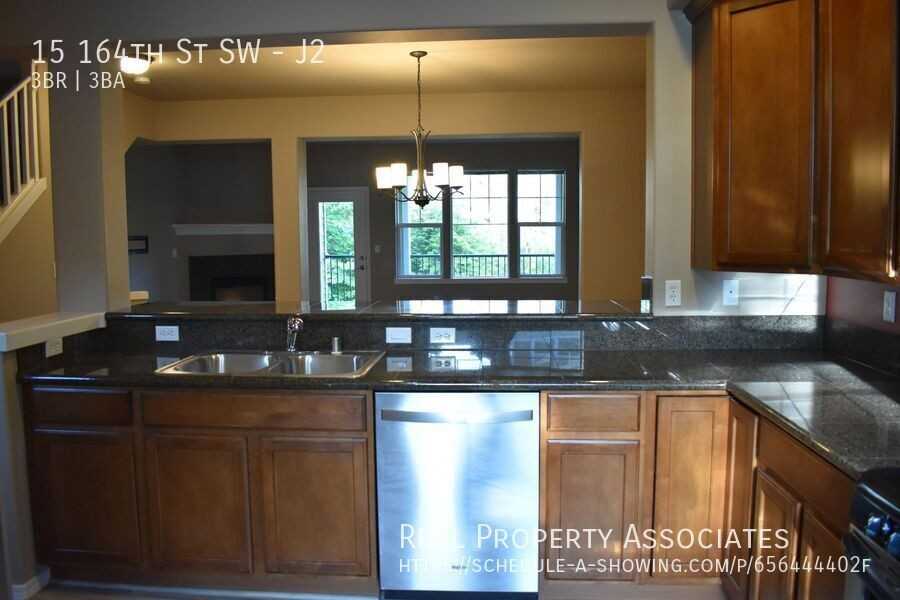 15 164th St Sw #J2 - Photo 5 of 25