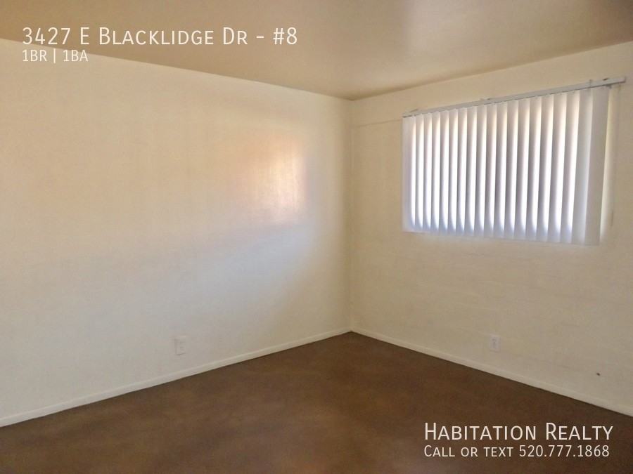 3427 E Blacklidge Dr #8 - Photo 4 of 15