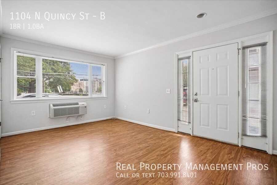 1104 N Quincy St #B - Photo 3 of 19