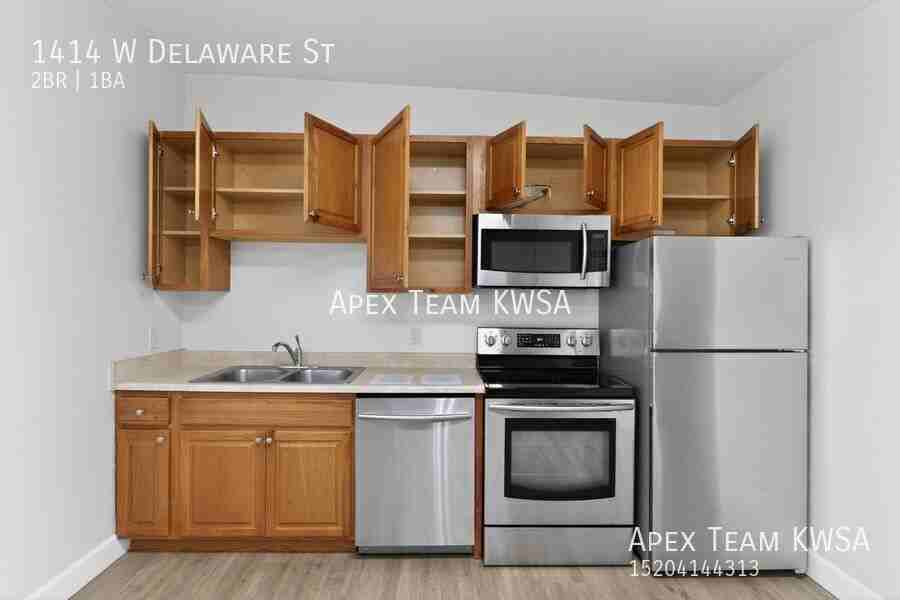 1414 W Delaware St - Photo 4 of 34