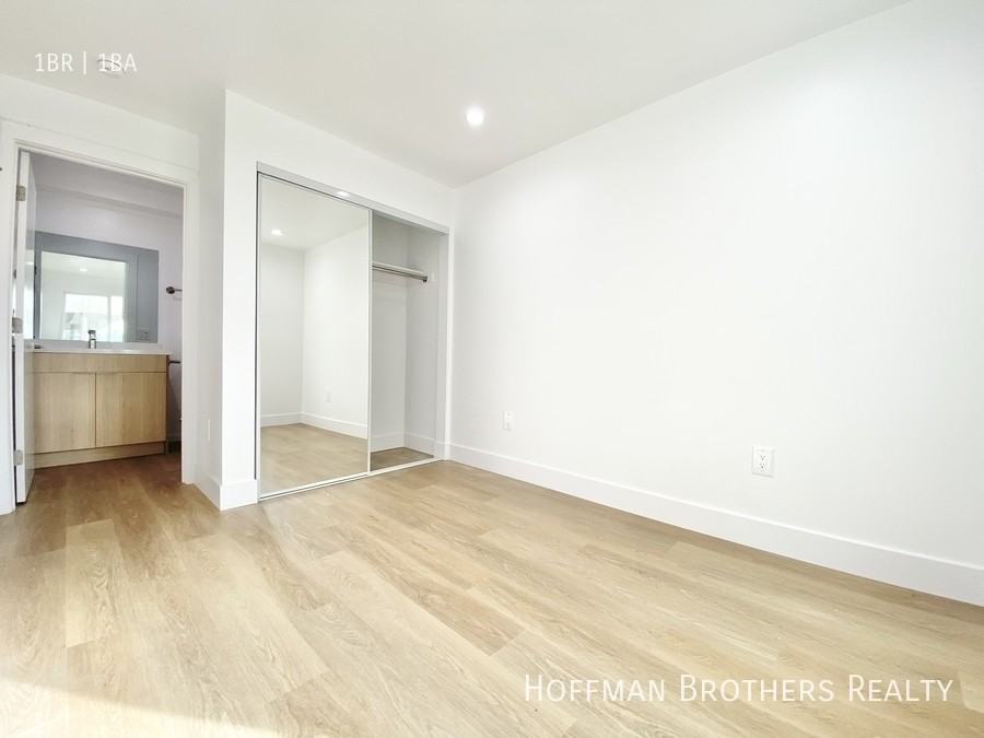 1017 Ocean Park Blvd #8 - Photo 4 of 10