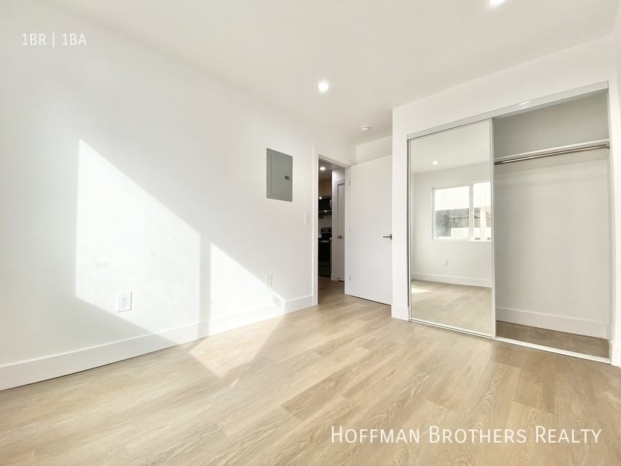 1017 Ocean Park Blvd #8 - Photo 6 of 10