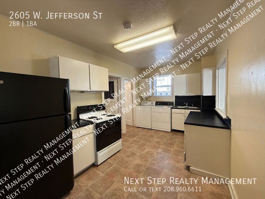 2605 W Jefferson St - Photo 4 of 12