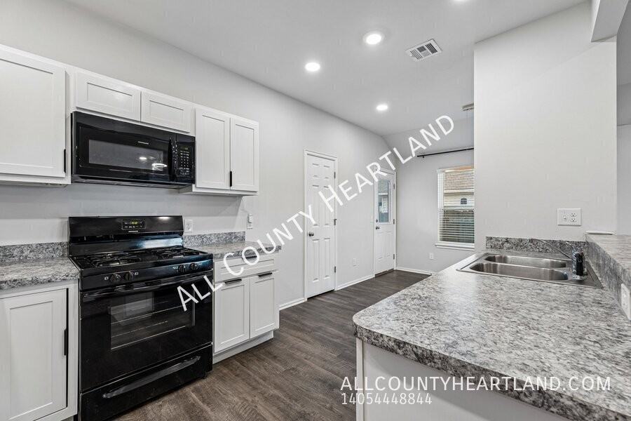 933 S Blackjack Ln - Photo 5 of 12