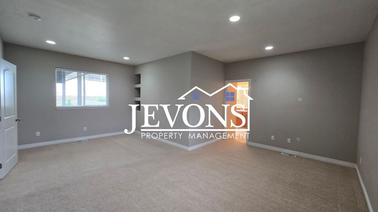 6601 Cherry Ridge Ct - Photo 5 of 22