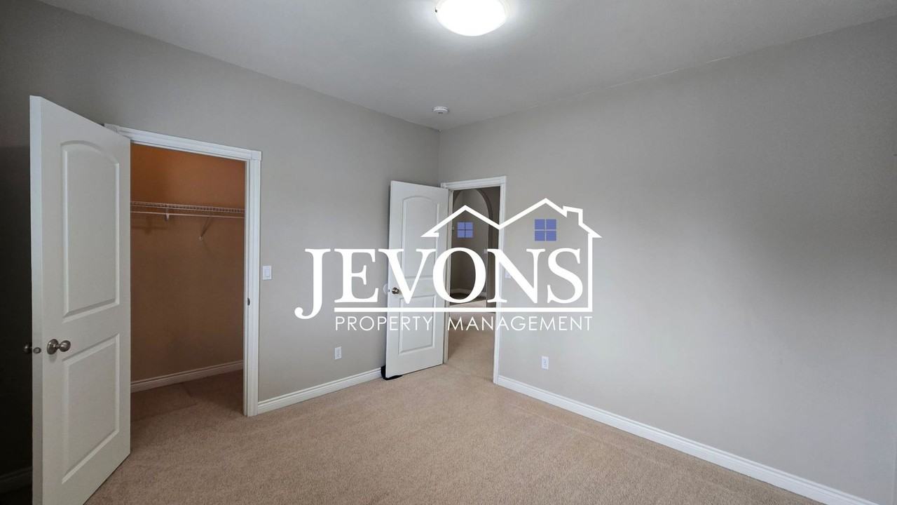 6601 Cherry Ridge Ct - Photo 6 of 22