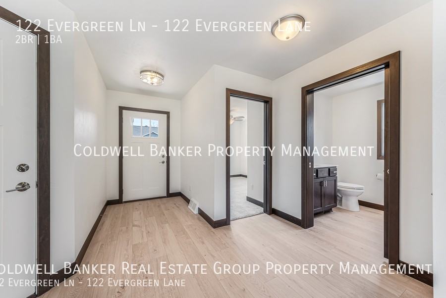 122 Evergreen Ln - Photo 2 of 33