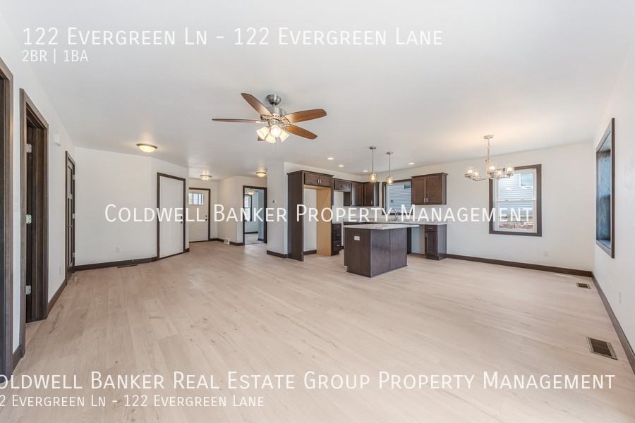 122 Evergreen Ln - Photo 5 of 33