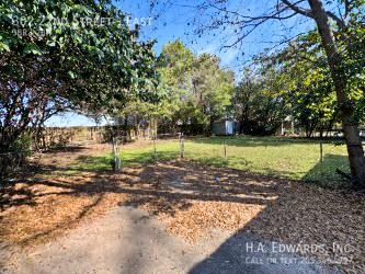 302 22nd St E #EAST - Photo 2 of 10