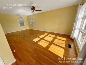 302 22nd St E #EAST - Photo 4 of 10