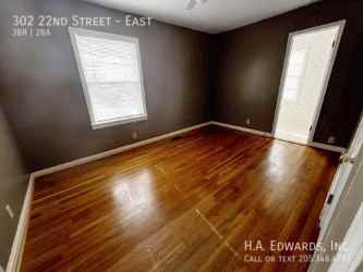 302 22nd St E #EAST - Photo 7 of 10
