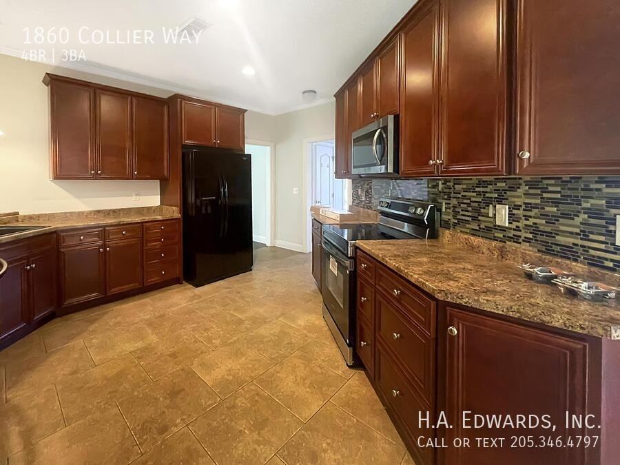 1860 Collier Way - Photo 2 of 20