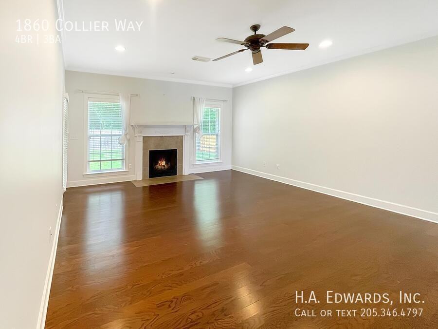 1860 Collier Way - Photo 5 of 20