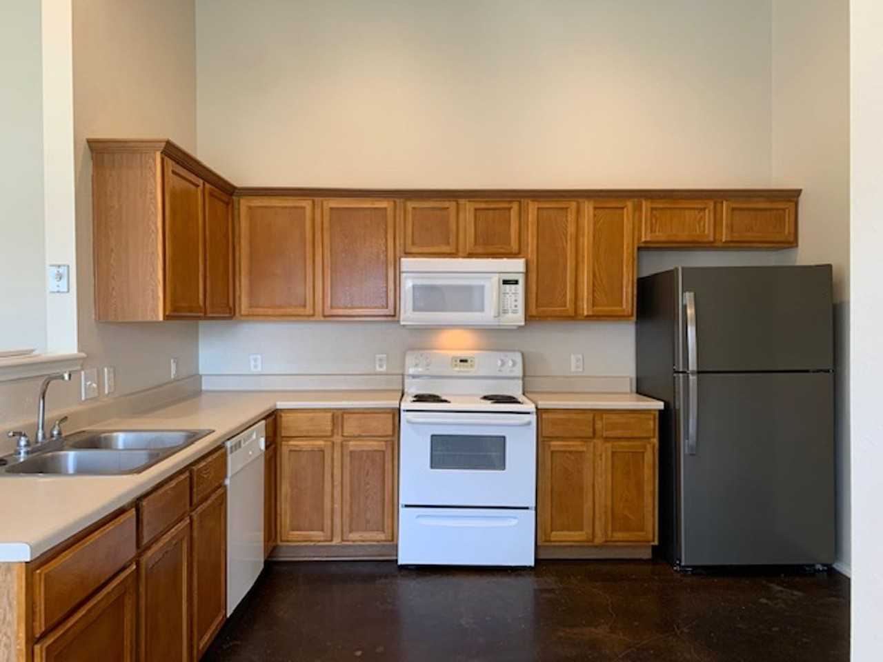 5731 Golf Hts #1 - Photo 5 of 19