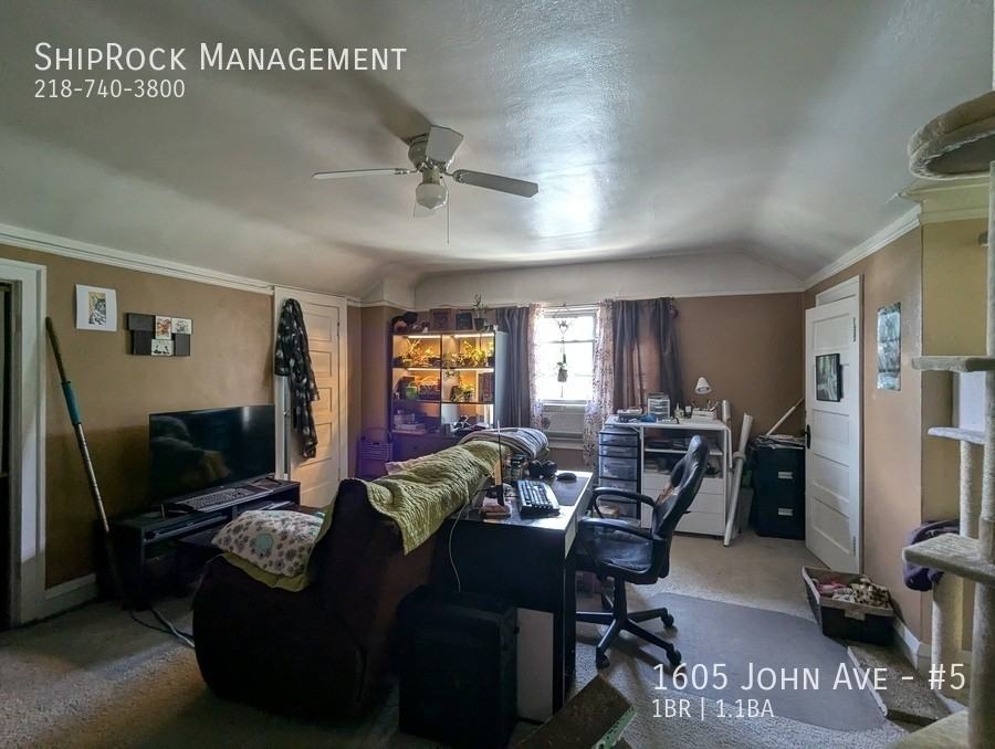 1605 John Ave #5 - Photo 3 of 10