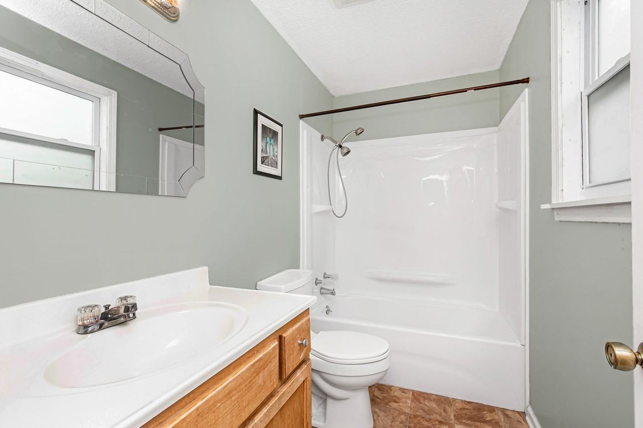 1865 Fountain Ave - Photo 5 of 16