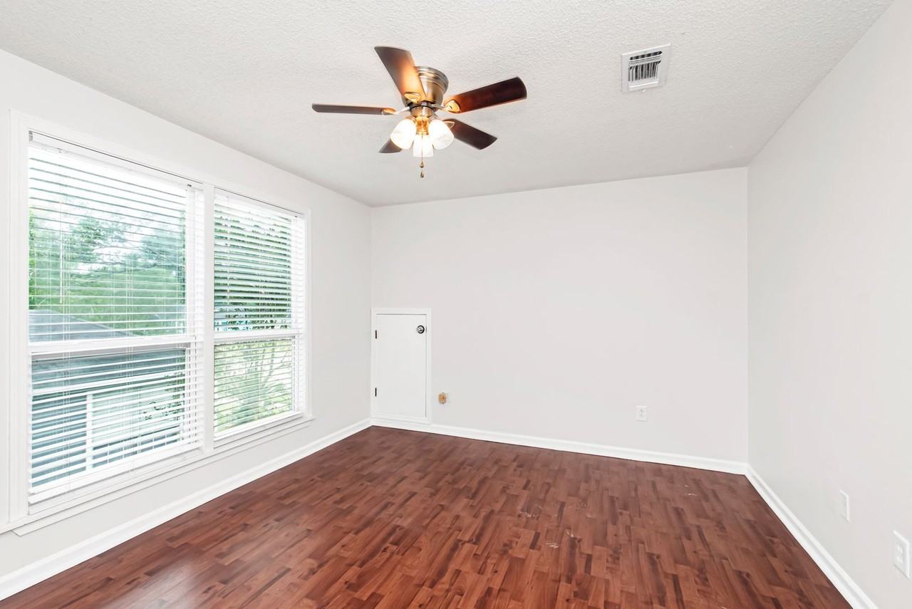 1865 Fountain Ave - Photo 6 of 16