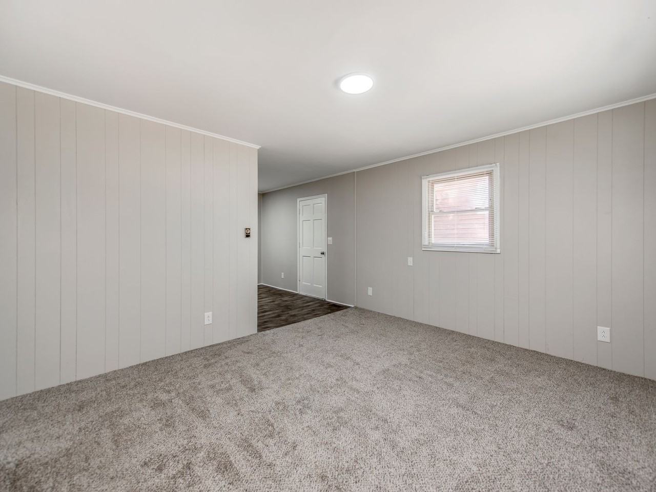 212 E Poplar St - Photo 3 of 18