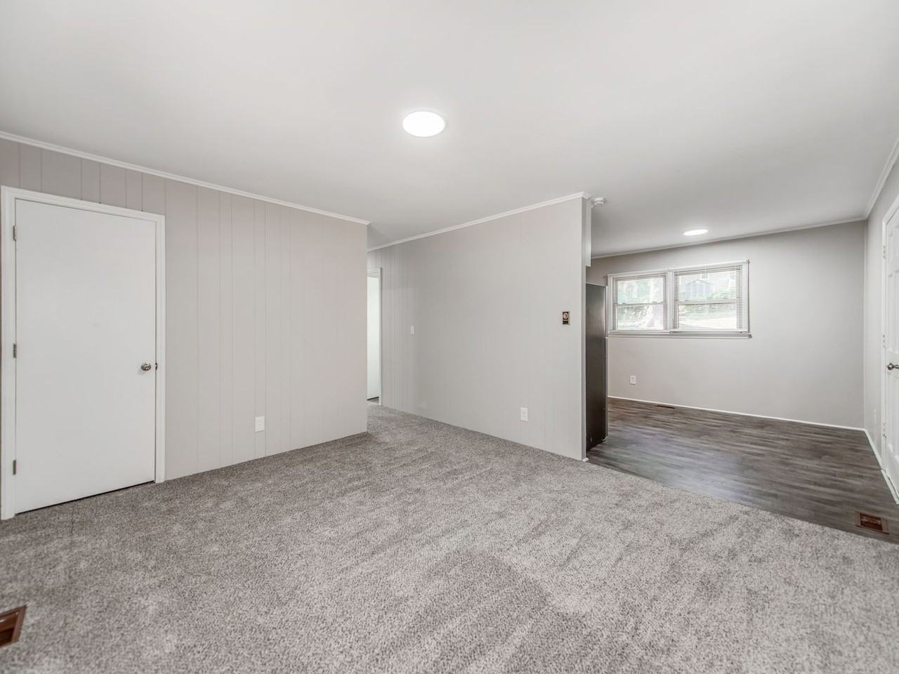 212 E Poplar St - Photo 6 of 18