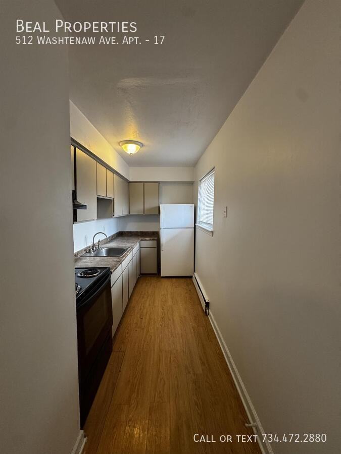512 Washtenaw Rd #17 - Photo 4 of 11