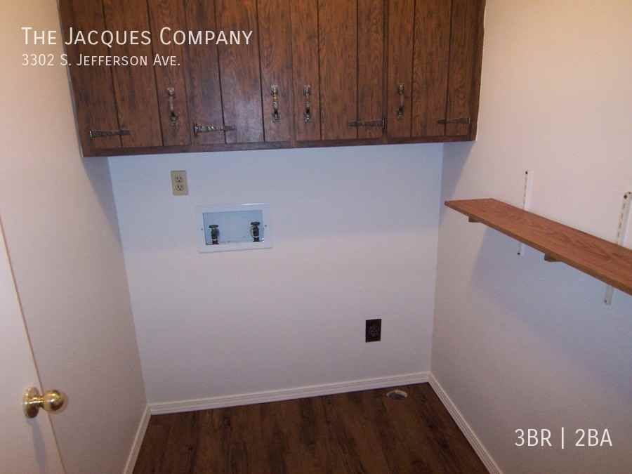 3302 S Jefferson Ave - Photo 2 of 13
