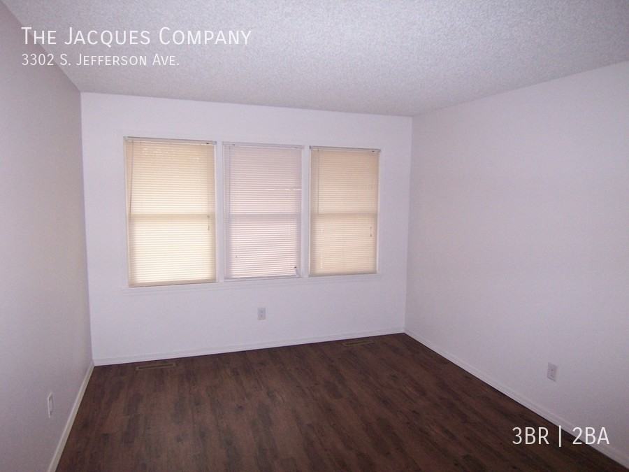 3302 S Jefferson Ave - Photo 6 of 13