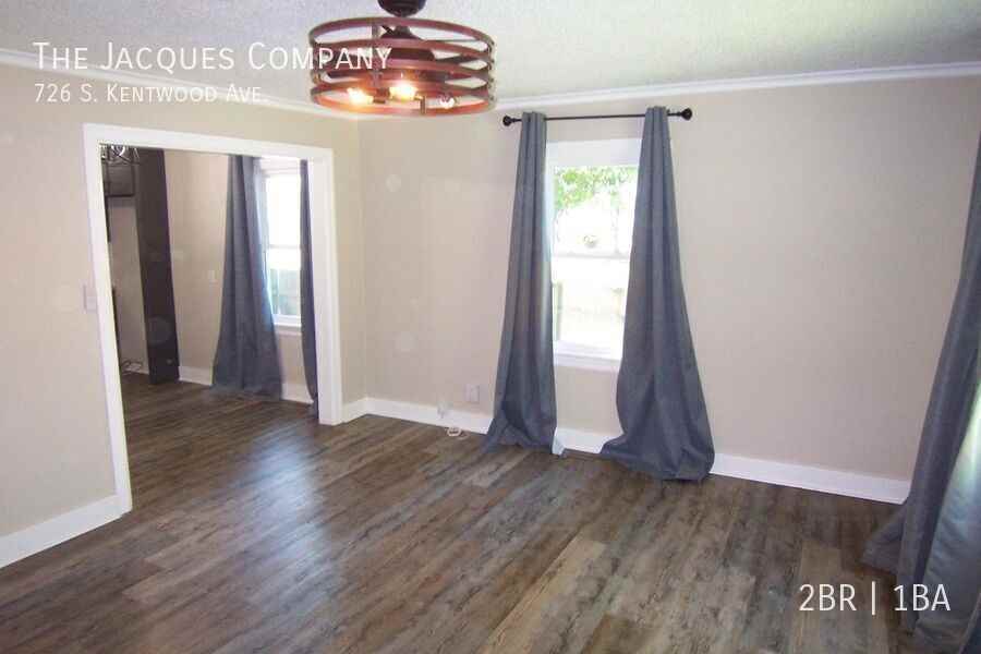 726 S Kentwood Ave - Photo 2 of 13