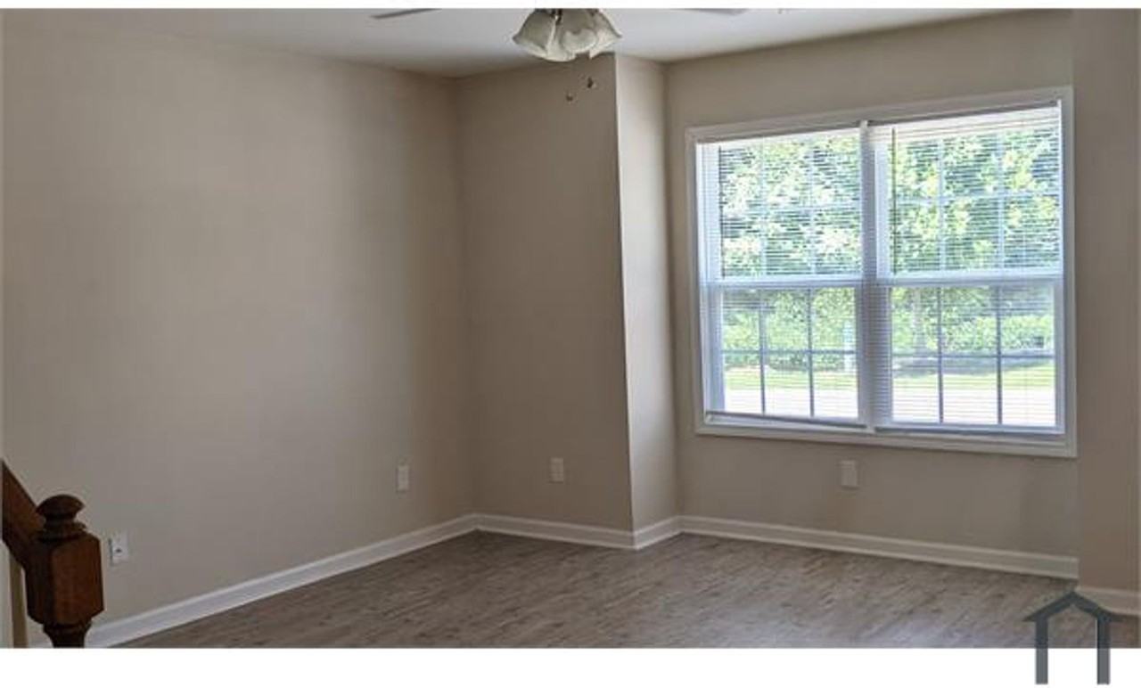 5229 Woodbrier St - Photo 4 of 7