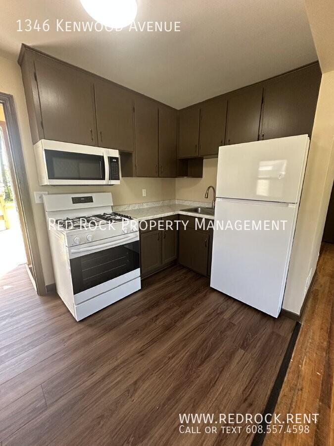 1346 Kenwood Ave - Photo 3 of 13