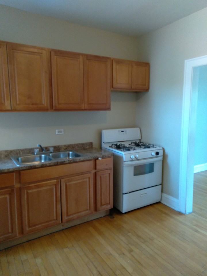 801 Case St #1 - Photo 6 of 24