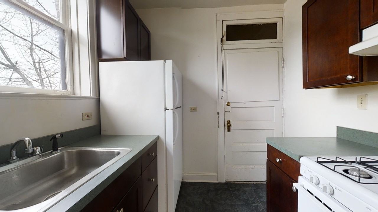 822 Reba Pl #2N - Photo 7 of 16