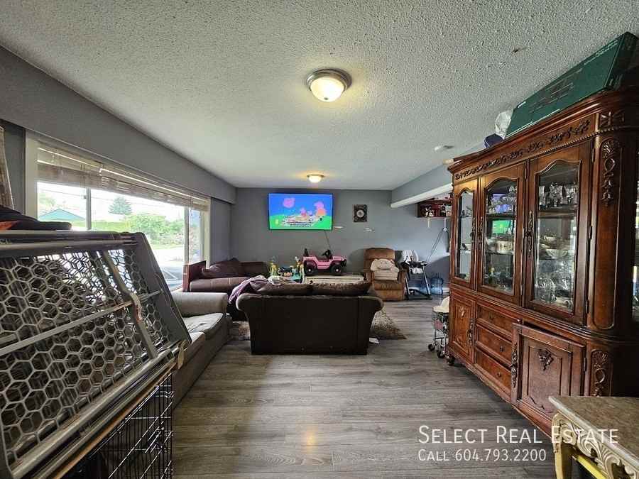 8565 Norman Cres #A - Photo 3 of 28