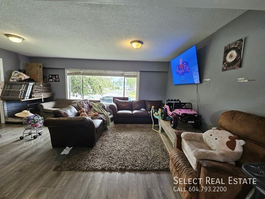 8565 Norman Cres #A - Photo 5 of 28