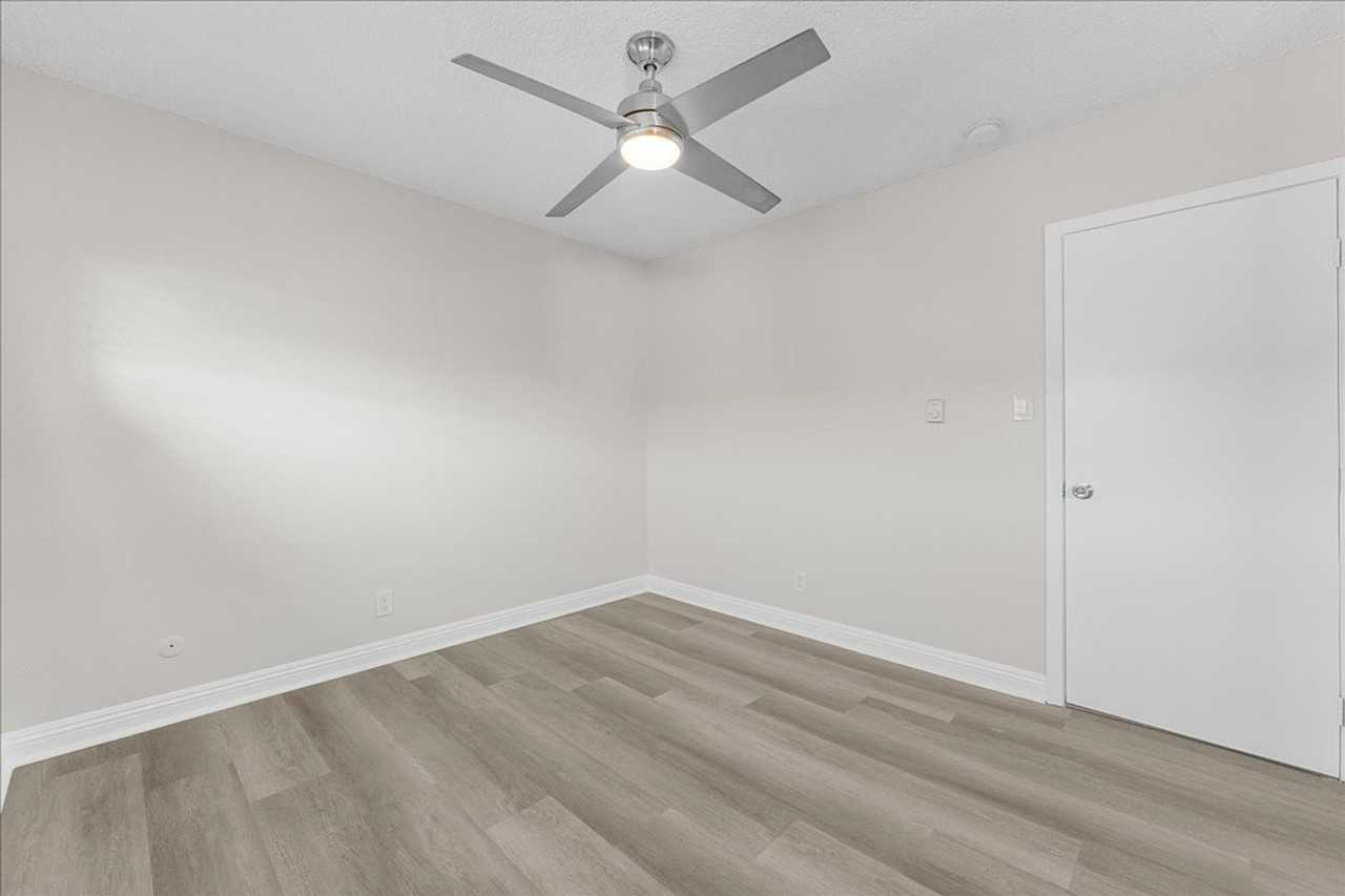 16935 S Vermont Ave #10 - Photo 7 of 10