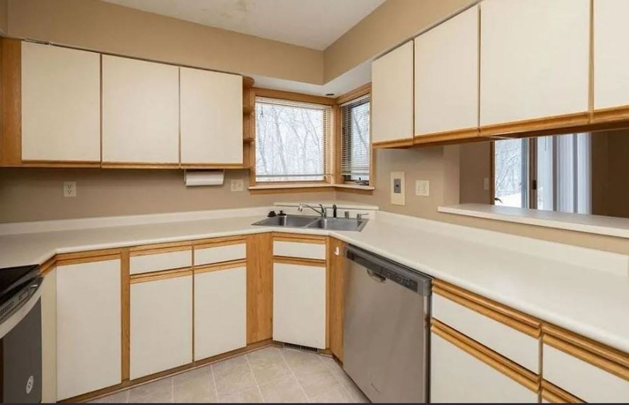 4944 Bayswater Rd - Photo 4 of 15