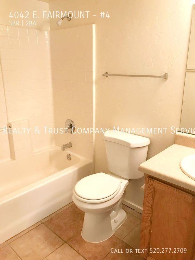 4042 E Fairmount St #4 - Photo 7 of 19