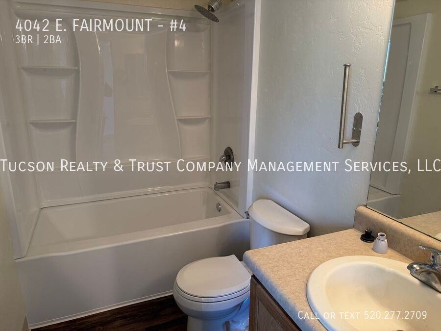 4042 E Fairmount St #4 - Photo 6 of 13