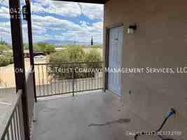 featured image of 4042 E Fairmount St #4