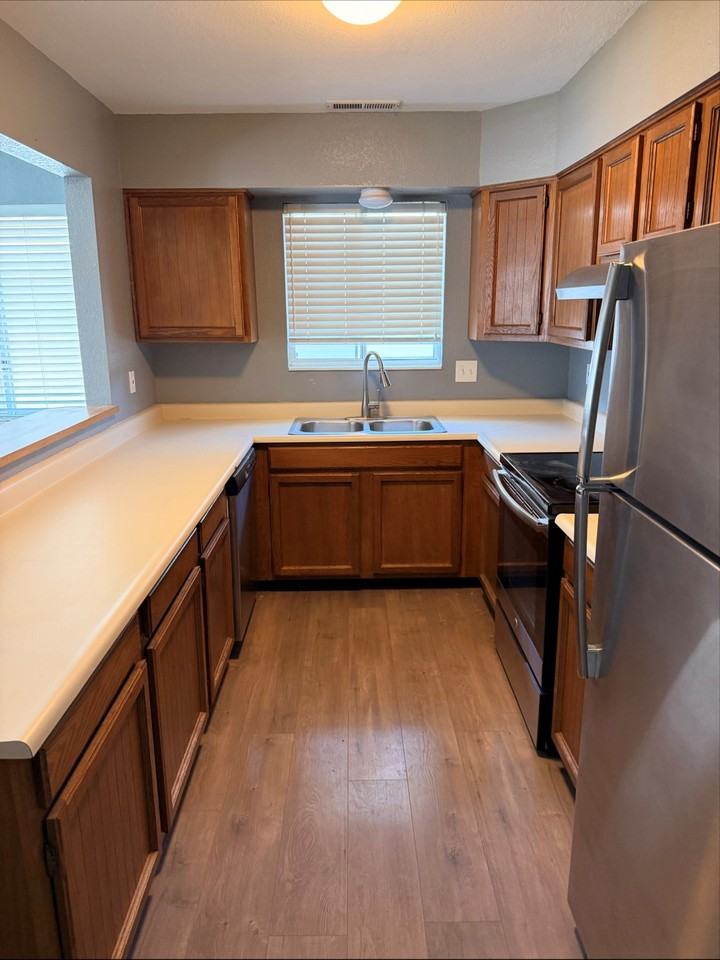 1257 E Vine St #A - Photo 4 of 14