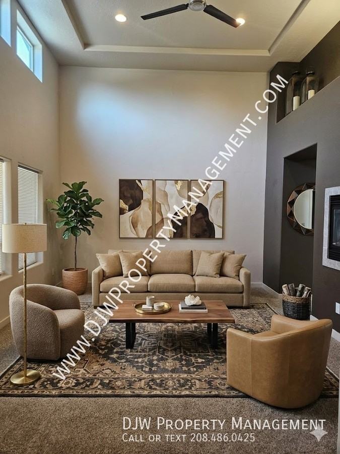 2792 N Leblanc Way - Photo 2 of 10