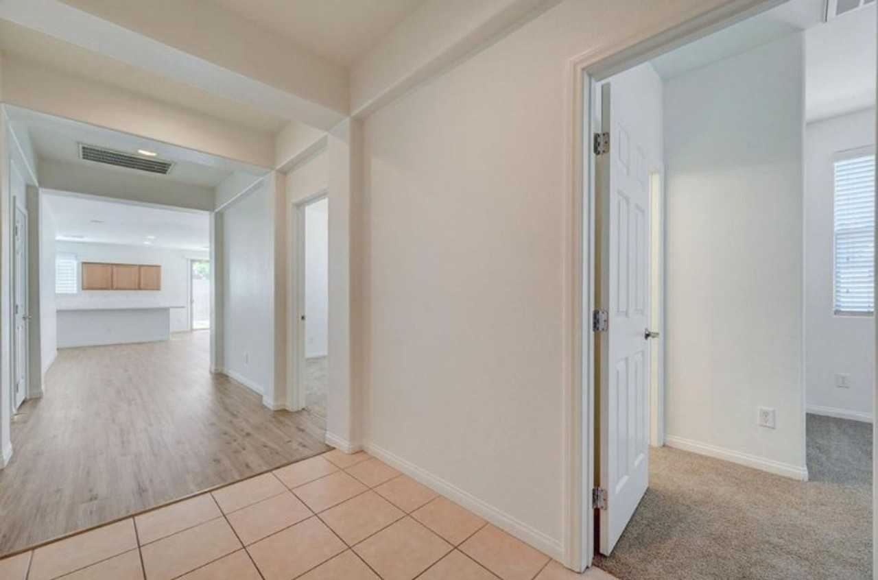 1025 Viale Placenza Pl - Photo 3 of 50