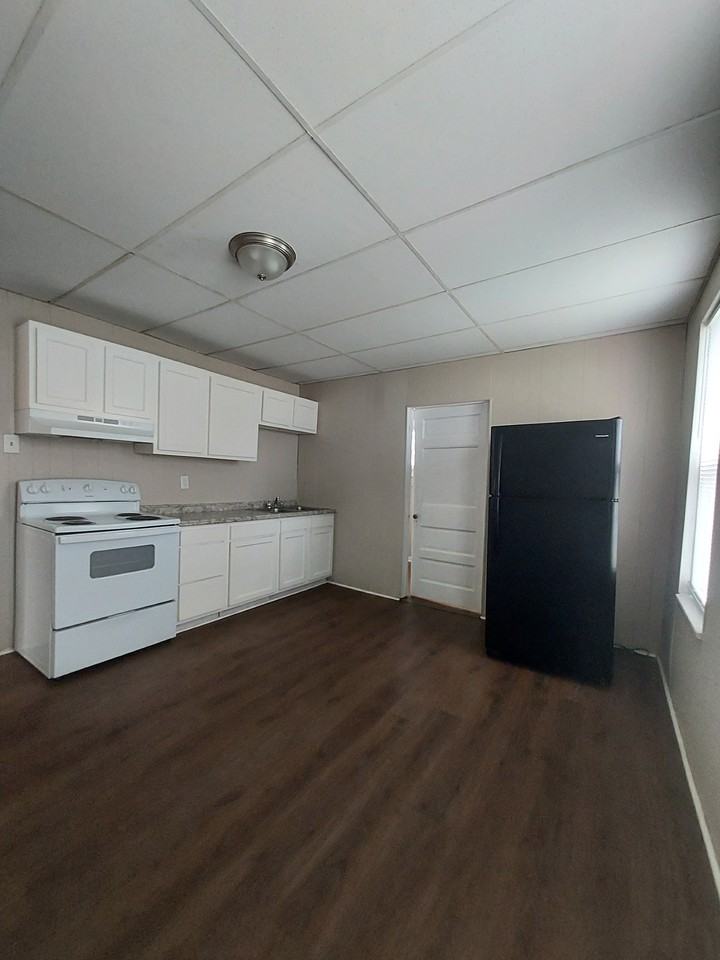 92 Penney Ave - Photo 2 of 8